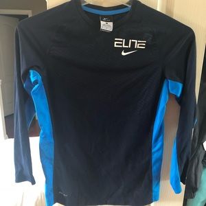 ✔️NIKE DRI-FIT LONG SLEEVE BOYS TOP💙